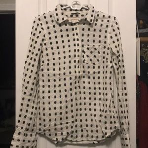 Black pattern button down pull over shirt